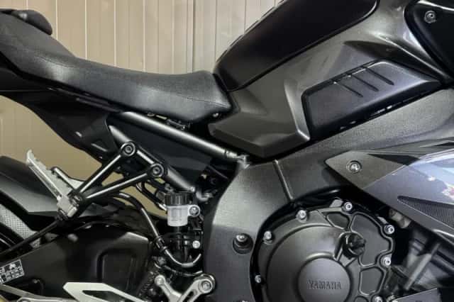 Yamaha MT-10 (2018) thumbnail 5