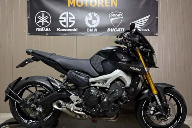 Yamaha MT-09 (2013) thumbnail 2