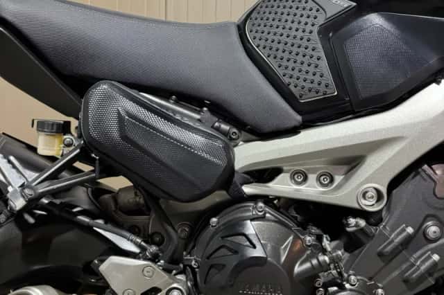 Yamaha MT-09 (2013) thumbnail 4