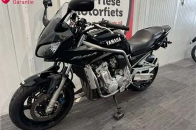 Yamaha FZS 1000 Fazer (2003) thumbnail 2