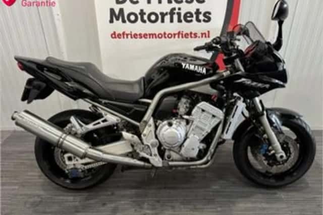 Yamaha FZS 1000 Fazer (2003) thumbnail 4