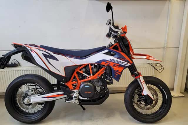 KTM 690 SMC R (2023) thumbnail 4