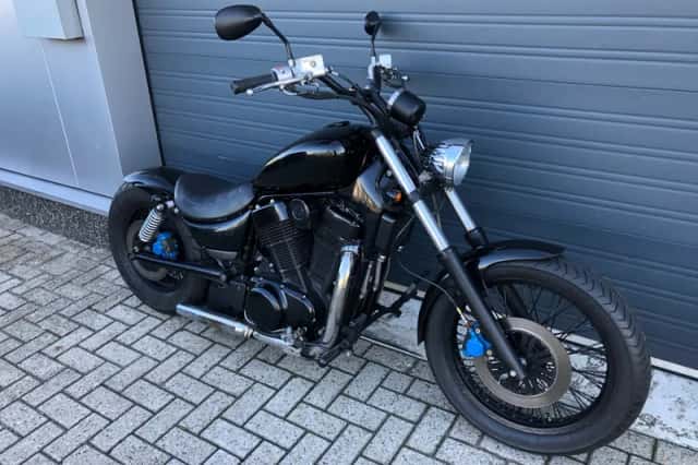 Suzuki VL1400 Intruder (1992) thumbnail 3