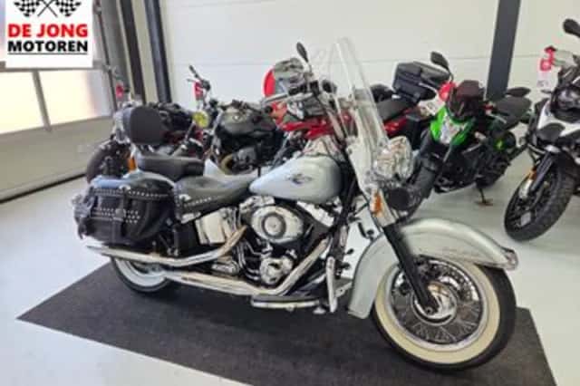 Harley-Davidson Heritage Softail (2015) thumbnail 1