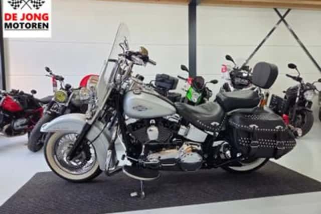 Harley-Davidson Heritage Softail (2015) thumbnail 5