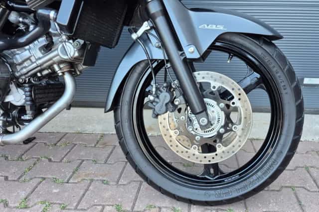 Suzuki V-Strom (2007) thumbnail 4
