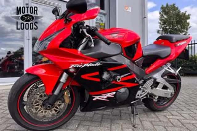 Honda CBR 900 RR Fireblade 954 RR (2002) thumbnail 2