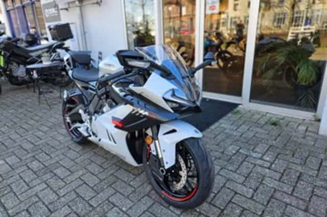 CFMoto 675SR-R (2025) thumbnail 2