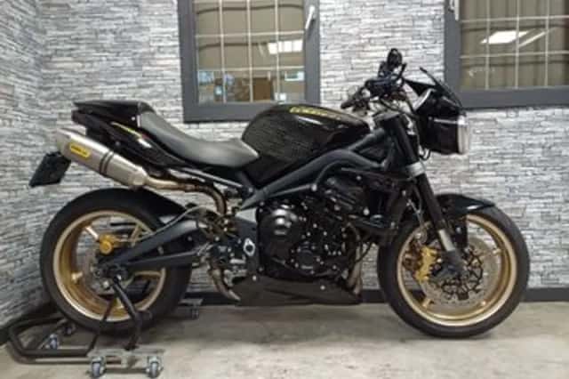 Triumph Street Triple R (2012) thumbnail 1