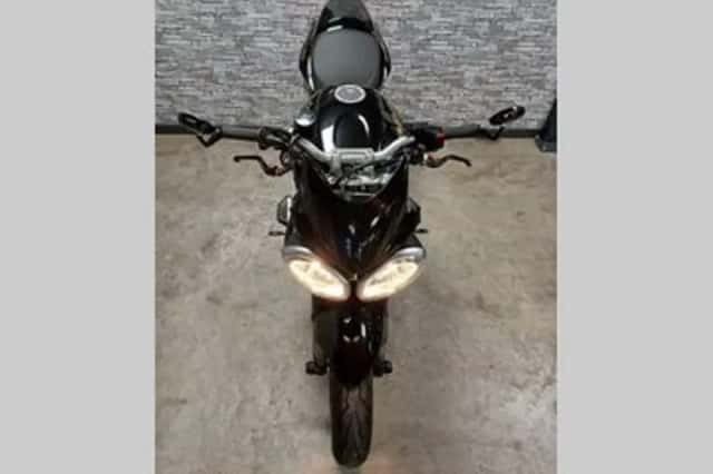 Triumph Street Triple R (2012) thumbnail 4