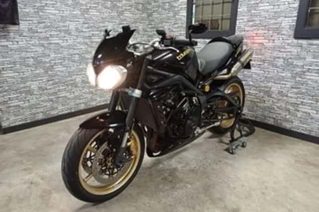 Triumph Street Triple R (2012) thumbnail 6