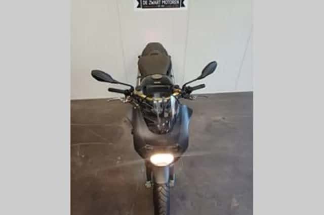 Aprilia Tuono (2002) thumbnail 5
