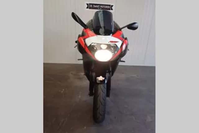 Aprilia RSV Mille (2004) thumbnail 4