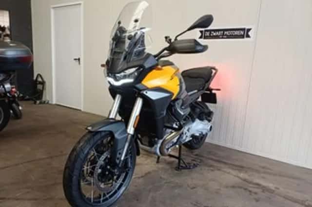 Moto Guzzi Stelvio (2024) thumbnail 6