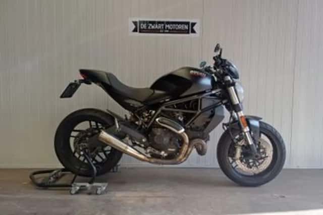 Ducati Monster 797 (2017) thumbnail 2
