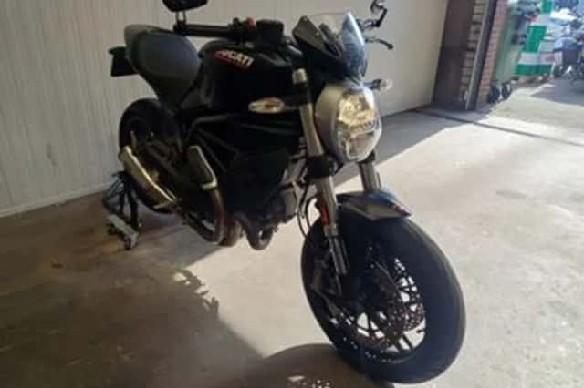 Ducati Monster 797 (2017) thumbnail 3