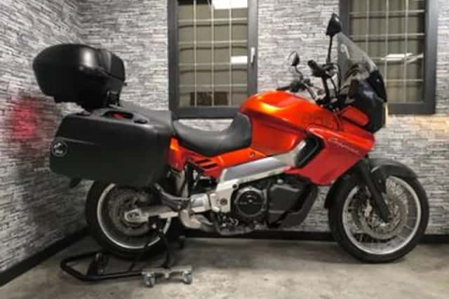 Aprilia ETV 1000 Caponord (2002) thumbnail 1