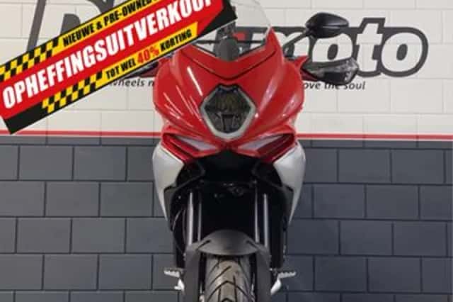 MV Agusta Turismo Veloce 800 (2016) thumbnail 5