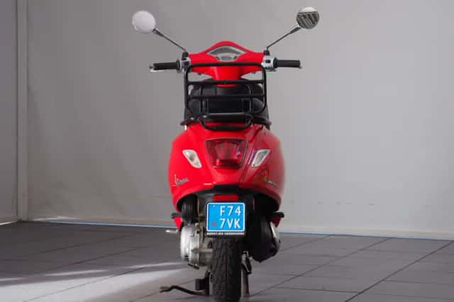 Vespa Primavera (2014) thumbnail 6
