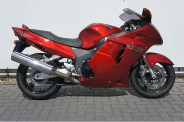Honda CBR 1100 XX Super Blackbird (1998) thumbnail 4