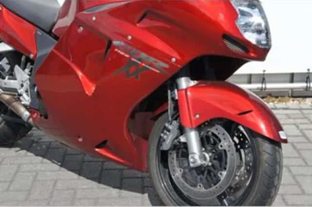 Honda CBR 1100 XX Super Blackbird (1998) thumbnail 6