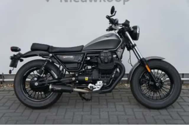 Moto Guzzi V9 Bobber (2017) thumbnail 4