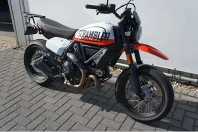 Ducati Scrambler Urban Motard (2023) thumbnail 4