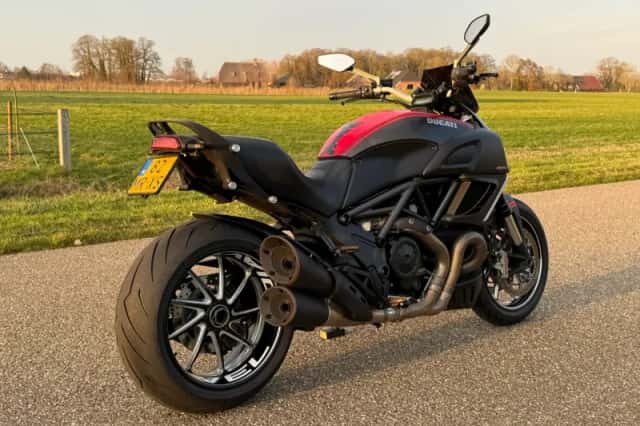 Ducati Diavel Strada (2013) thumbnail 3
