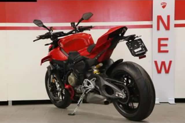 Ducati Streetfighter V4 (2026) thumbnail 4
