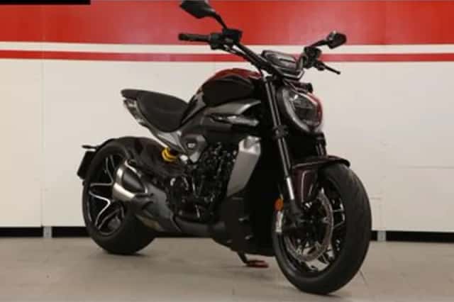 Ducati Xdiavel V4 (2025) thumbnail 2