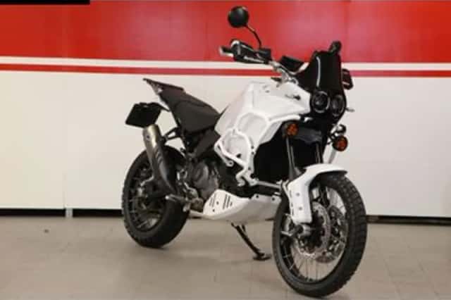Ducati DesertX (2025) thumbnail 2