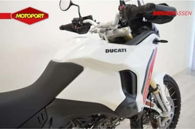 Ducati Desertx V2 (2026) thumbnail 4