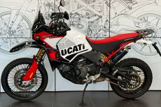 Ducati DesertX (2024) thumbnail 2