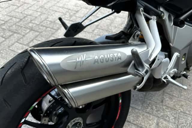 MV Agusta Brutale 1090 RR (2010) thumbnail 3