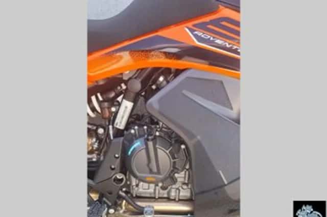 KTM 890 Adventure (2023) thumbnail 6