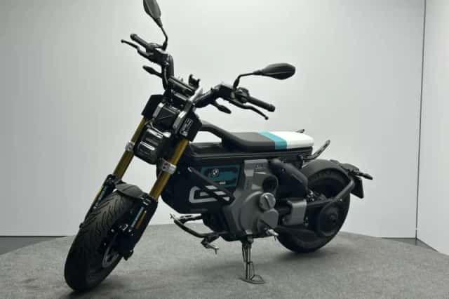 BMW CE 02 (2024) thumbnail 6