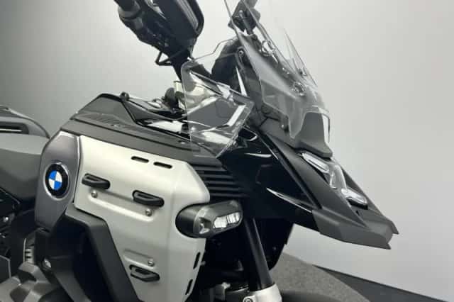 BMW R 1300 GS Adventure (2026) thumbnail 3