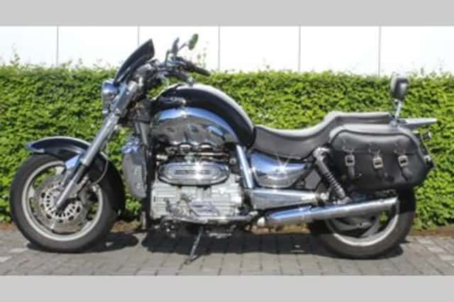 Triumph Rocket III (2004) thumbnail 2