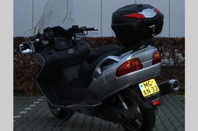 Suzuki AN 650 Burgman (2002) thumbnail 3