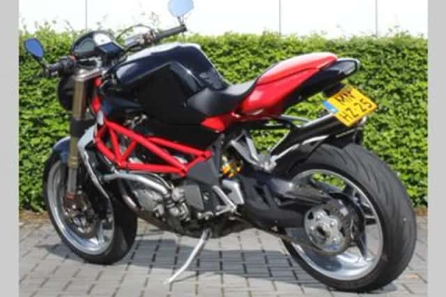 MV Agusta Brutale 750 (2005) thumbnail 2