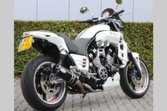 Yamaha VMX 1200 V-MAX (1999) thumbnail 5