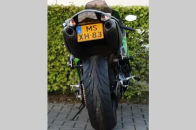 Kawasaki ZX-10R (2006) thumbnail 4