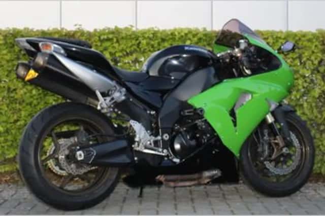 Kawasaki ZX-10R (2006) thumbnail 5
