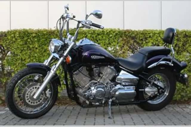 Yamaha XVS 1100 Dragstar (2004) thumbnail 1