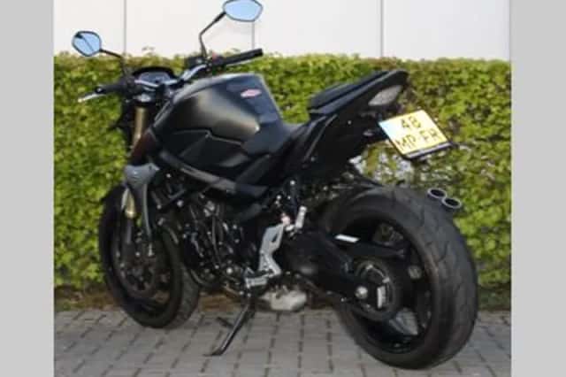 Suzuki GSR750 (2014) thumbnail 3
