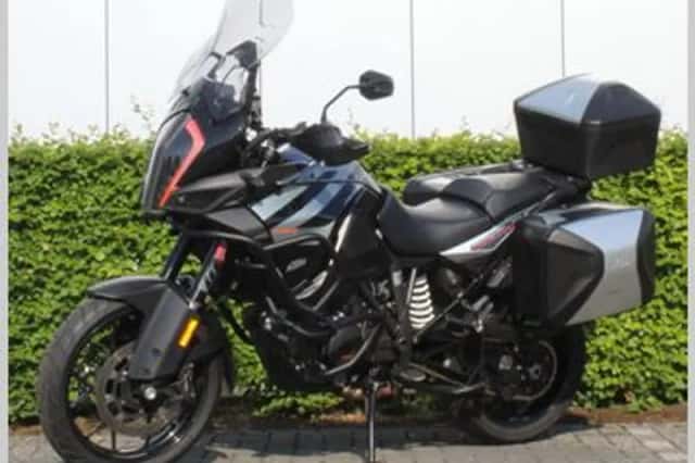 KTM 1290 Super Adventure (2019) thumbnail 1