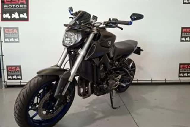 Yamaha MT-09 (2014) thumbnail 4