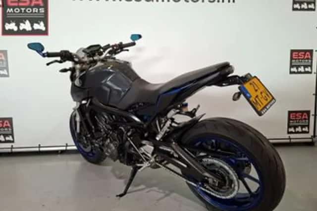 Yamaha MT-09 (2014) thumbnail 5