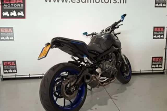 Yamaha MT-09 (2014) thumbnail 6
