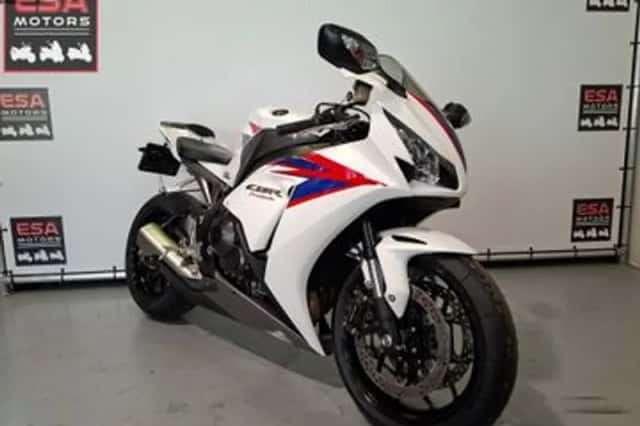 Honda CBR1000RR (2013) thumbnail 4